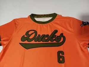 Conjunto de Camiseta de Béisbol con Cuello Redondo y Logotipo Personalizado por Sublimación, 100% Poliéster, 165GSM, Transpirable y Absorbente de Sudor - Product Image 3