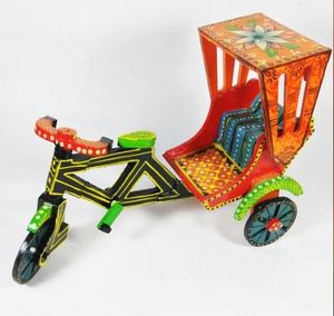 Décoration d'intérieur Rickshaw en bois peinte à la main Theperfectbazaar - Product Image 1
