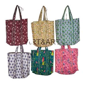 Sac fourre-tout en coton matelassé imprimé à la main en Inde pour femmes, double couverture, motif floral, mode été/hiver, sac à main pour le shopping - Product Image 1