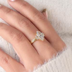 Anillo de compromiso con diamantes de corte marquesa de 2.51 quilates cultivados en laboratorio, con oro amarillo de 14 quilates, inspirado en el promesa de matrimonio, regalo para novias. - Product Image 2