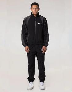 Conjunto Deportivo Oversize de Algodón Estampado Liso para Hombre: Chaqueta Cortavientos y Pantalones Jogger - Product Image 4