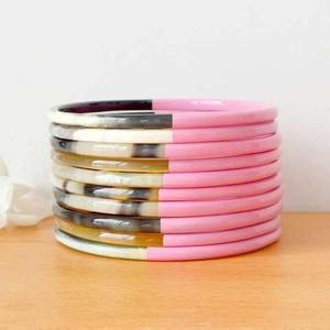 Brazalete de cuerno natural ecológico hecho a mano, regalo decorativo artesanal, producto artesanal sostenible de la India. - Product Image 2