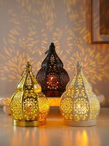 Lanternes à bougies en métal marocaines personnalisées, décoratives pour l'intérieur et l'extérieur, lanternes de ferme à poser au sol et suspendues pour la décoration d'événements - Product Image 2