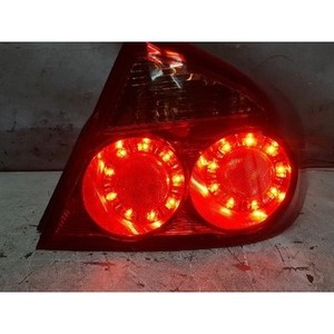 Luz Trasera Derecha Usada en Estado de Funcionamiento - Product Image 2