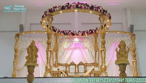 Mandap de Madera de Tendencia para Bodas al Aire Libre, Mandap Real para Bodas Indias, Configuración Tradicional de Mandap para Bodas en la Playa, Canadá - Product Image 5