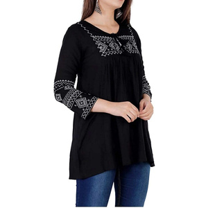 เสื้อผู้หญิงสไตล์ลำลองเรียบง่ายสำหรับใส่ทุกวัน ออกแบบมาเพื่อความสบายและสวมใส่ง่าย พร้อมทรงหลวมและดีไซน์ทันสมัย - Product Image 1