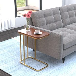 Mesa Auxiliar Moderna en Forma de C con Tapa de Madera y Estructura de Metal Dorado |   Sofá y Mesa de Noche - Product Image 3