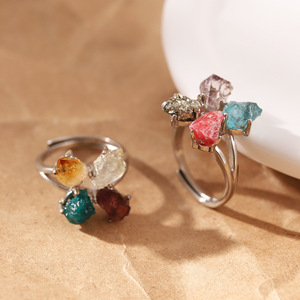 XH Vintage Bagues ouvertes ajustables à quatre griffes en quartz brut et cristaux mélangés, bijoux fantaisie pour femmes, vente en gros - Product Image 3