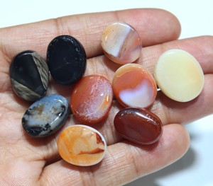 พลอยตาแมวสุลเลมานีทรงรีแบบเรียบธรรมชาติสำหรับทำเครื่องประดับ - Product Image 2