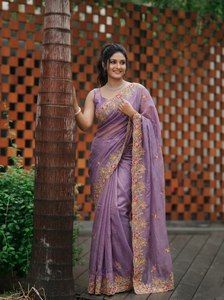 Sari de Tela de Sarga Bordada en Morado de NiMa Creations, con Borde Floral, de Secado Rápido, Tradicional, Elegante, para Bodas Indias, para Mujer, Talla Regular - Product Image 4