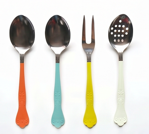Ensemble de couverts en acier inoxydable de 4 pièces avec manches en plastique colorées, passe au lave-vaisselle, design moderne pour une utilisation sur la table de cuisine - Product Image 1