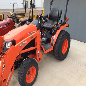จำหน่ายรถแทรกเตอร์มือสอง Kubota B2601 รถแทรกเตอร์ขับเคลื่อน 4 ล้อ เครื่องจักรกลการเกษตร จัดส่งรวดเร็วเพื่อการทำงานทางการเกษตรอย่างมีประสิทธิภาพ - Product Image 3