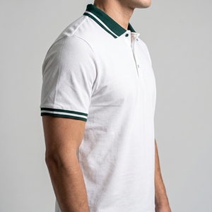 Camisa de Manga Corta de Punto Piqué Blanca Sólida para Hombre con Logotipo Personalizado, Cuello y Puños en Contraste Verde, Ligera, Transpirable y de Alta Calidad - Product Image 5