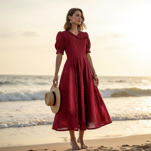 เดรสผ้าฝ้ายเนื้อบางเบา ดีไซน์หรูหราสำหรับสุภาพสตรี ปักลายสีแดงไวน์ คอวี ทรงมิดิแบบพันรอบตัว เหมาะสำหรับใส่ในชีวิตประจำวัน - Product Image 4