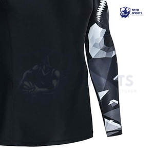 เสื้อคอมเพรสชั่นสวมใส่สบายสำหรับมืออาชีพ ระบายอากาศได้ดี ทรงเข้ารูป น้ำหนักเบา ออกแบบได้ตามต้องการ เสื้อแรชการ์ดผู้ชาย แห้งเร็ว - Product Image 3