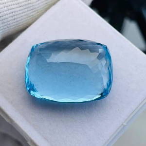 Topaze bleue naturelle, taille coussin, grande taille 77,66 carats, qualité AAA, lustre AAA, fabrication et polissage parfaits. - Product Image 4