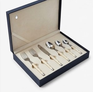Cuchara minimalista de acero inoxidable con mango ligero, apta para lavavajillas, utensilio de servir ideal para catering y comedor. - Product Image 6