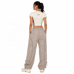 Pantalones de hombre de nailon ligeros, transpirables, de secado rápido, a la moda, de pierna ancha, con cordón ajustable, tipo cargo, venta al por mayor B2B EE. UU. - Product Image 2
