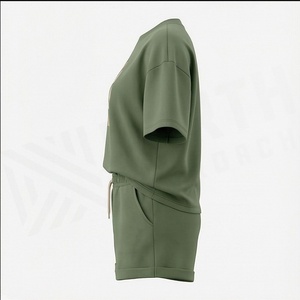 Conjunto informal verde oliva de 2 piezas para mujer, camiseta de manga corta con estampado geométrico y pantalones cortos por encima de la rodilla, corte holgado, primavera y verano - Product Image 3
