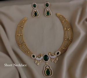 Conjunto de collar de circonita cúbica de calidad premium con un hermoso diseño de pavo real, perfecto para ocasiones festivas, ideal para fiestas y combina con todos los atuendos. - Product Image 5