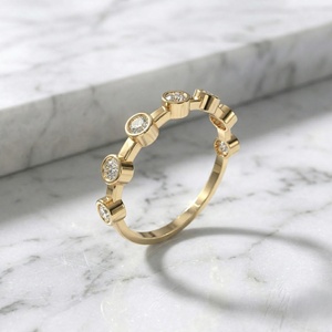 Anillo Minimalista con Engaste de Barra y Bisel Redondo de 0.45CTW - Product Image 3
