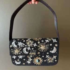 Pochette de soirée artisanale haut de gamme pour femme avec cadre perlé, détails raffinés et charme intemporel pour les réceptions de mariage - Product Image 1