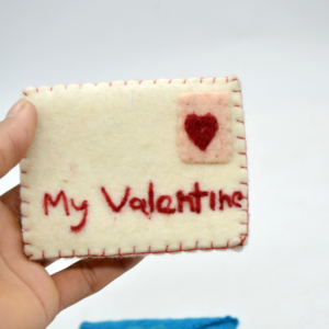 Sobre de Regalo de San Valentín de Fieltro de Lana Personalizado de Lujo - Bolsa para Cartas de Amor Hecha a Mano para Parejas y Ocasiones Especiales - Product Image 6