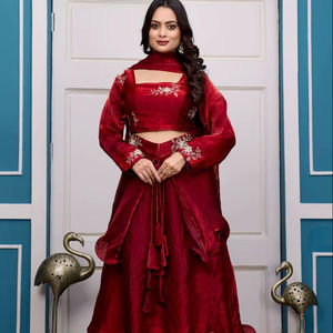 Lehenga Choli de Satén de Lujo Estilo Peplum para Bodas, Recepciones y Funciones de Sangeet - Product Image 1