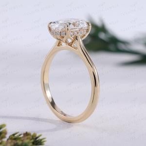 Anillo de Compromiso Clásico de Corte Ovalado con Halo Oculto y Garras, Anillo de Boda Solitario de Oro Amarillo, Joyería Fina Nupcial - Product Image 4