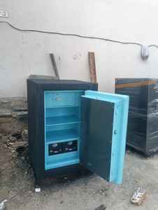 Porte de sécurité industrielle robuste en acier pour coffre-fort avec mécanisme de verrouillage à combinaison avancé pour sites de fournisseurs - Product Image 6