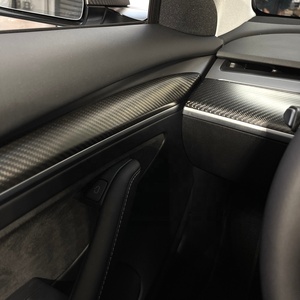 Panel <span class=keywords><strong>de</strong></span> salpicadero <span class=keywords><strong>de</strong></span> fibra <span class=keywords><strong>de</strong></span> carbono real Tesla Modelo 3/Y cubierta <span class=keywords><strong>de</strong></span> puerta delantera interior seca <span class=keywords><strong>de</strong></span> lujo embellecedor adhesivo Dash Kits cinta Interior <span class=keywords><strong>de</strong></span> coche - Product Image 3