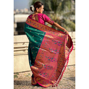 ผ้าไหมเยโอล่าพายธานีสีเขียว พร้อมลายถักนัทมีนาการีเล็กๆ ด้วยด้ายซารีที่ตัดกัน และชุดราตรีที่น่าหลงใหล - Product Image 3