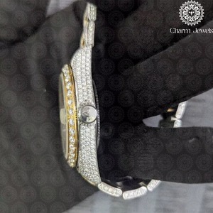 Reloj de Lujo con Diamantes Moissanite de Alta Demanda, Reloj de Pulsera de Moda con Diseño Impermeable para Hombres y Mujeres en Venta - Product Image 6