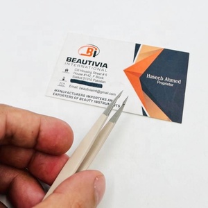 Pinzas para Cejas Beige Puntiagudas de Acero Inoxidable Ecológicas, Marca Privada OEM, para Recortar y Dar Forma - Product Image 3