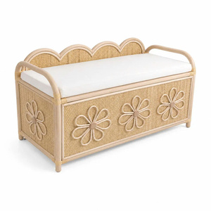 Adorable coffre de rangement en rotin avec motif floral sculpté pour chambre d'enfant, collection ludique, rangement pour enfants en rotin - Product Image 2