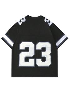 เสื้อยืดสไตล์เสื้อฟุตบอลผู้ชายแฟชั่นปี 2026 ผ้าถักตาข่ายระบายอากาศ ลายทาง พิมพ์หมายเลข ทรงโอเวอร์ไซส์ แขนสั้น สวมใส่สบาย - Product Image 1