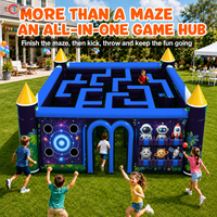 Labyrinthe gonflable commercial bleu 9x9m avec 4 jeux interactifs, parcours d'activités personnalisé pour la location dans les parcs, les carnavals et les festivals