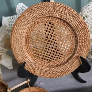 Assiettes de service en rotin écologiques à prix abordable, parfaites pour la décoration de table de mariage, la présentation des plats, idéales pour la maison et la restauration - Product Image 5