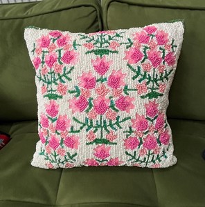 Housse de coussin florale perlée, broderie artisanale, taie d'oreiller décorative pour canapé, au meilleur prix - Product Image 2