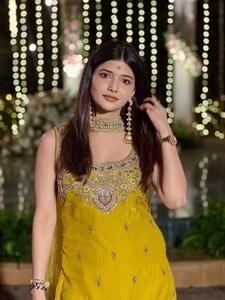 Ensemble élégant Kurta Sharara & Dupatta – Tenue ethnique élégante, dernière collection de vêtements ethniques pour femmes, pour mariage et occasions festives - Product Image 3