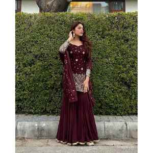 Atractivo Conjunto de Top y Sharara con Bordado de Lentejuelas en Seda Chinon y Dupatta en Color Granate - Product Image 1