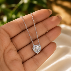 Collier pendentif de fiançailles en moissanite ronde avec halo en forme de cœur, cadeau de la Saint-Valentin pour femmes - Product Image 3