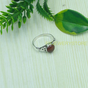 Anillo de Cabujón de Cornalina Roja Natural, Plata de Ley 925, Hecho a Mano, Diseño Vintage con Motivos Enrollados, Anillo de Piedras Preciosas para Mujer, Joyería al por Mayor - Product Image 2