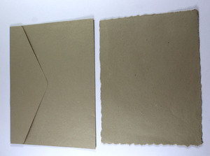 Ensemble de papeterie personnalisable, carte à bords frangés 250 g/m² avec enveloppe assortie, papier recyclé fait main - Product Image 1