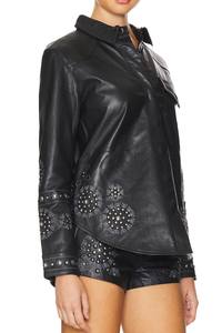 Chaqueta de cuero para mujer, estilo racer, de invierno, con cuello de botones, impermeable, acolchada, de secado rápido, transpirable, con tachuelas, tamaño personalizado, venta al por mayor - Product Image 3