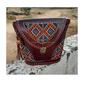 Sac de messager en cuir perlé pour femmes de l'Inde Bohème Boho Sac à main perlé Soirée Shopping Sacs de fête en cuir - Product Image 6