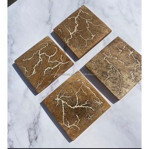 Posavasos de madera de Río de resina artística (Juego de 4) hecho a mano resina única y madera accesorios de mesa con estilo moderno para comedor - Product Image 1
