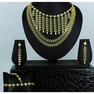 Parure de bijoux tendance en laiton plaqué or avec boucles d'oreilles, collection parfaite pour le Ramadan, bijoux traditionnels pour femmes - Product Image 2