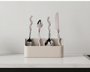 Elegantes juegos de cubiertos con acabado plateado en zigzag, ideales para comidas familiares, cenas en casa, cafeterías, eventos y fiestas. - Product Image 4