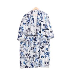 Veste kimono pour femme en coton biologique 100% - Fabriquée à la main - Quilted Kantha - Tissu tricoté écologique - Fermeture à ceinture - Product Image 1